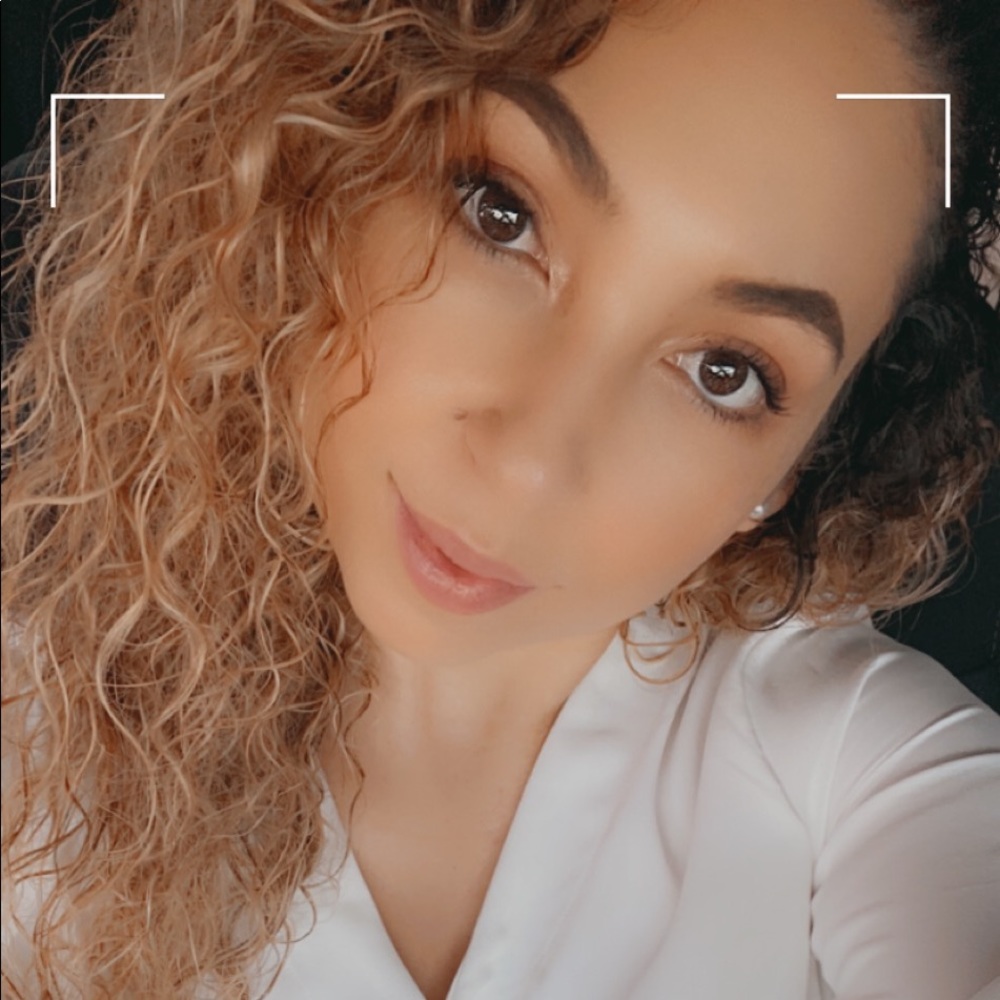 Meet your Posher, Mayra